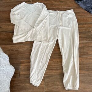 Barefoot Dreams Off-White Drawstring Jogger Pants